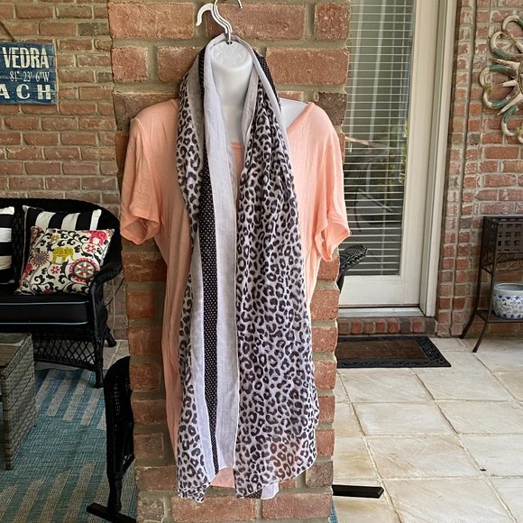 ✨HP✨ for the Best in Jewelry & Accessories 9/4 POLKA DOT Black White Scarf NWOT - Picture 2 of 4